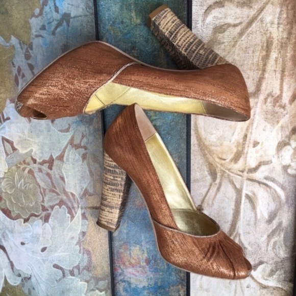 Cynthia Vincent Size 9 Mame Pump Heels (org. $348) - Picture 5 of 7